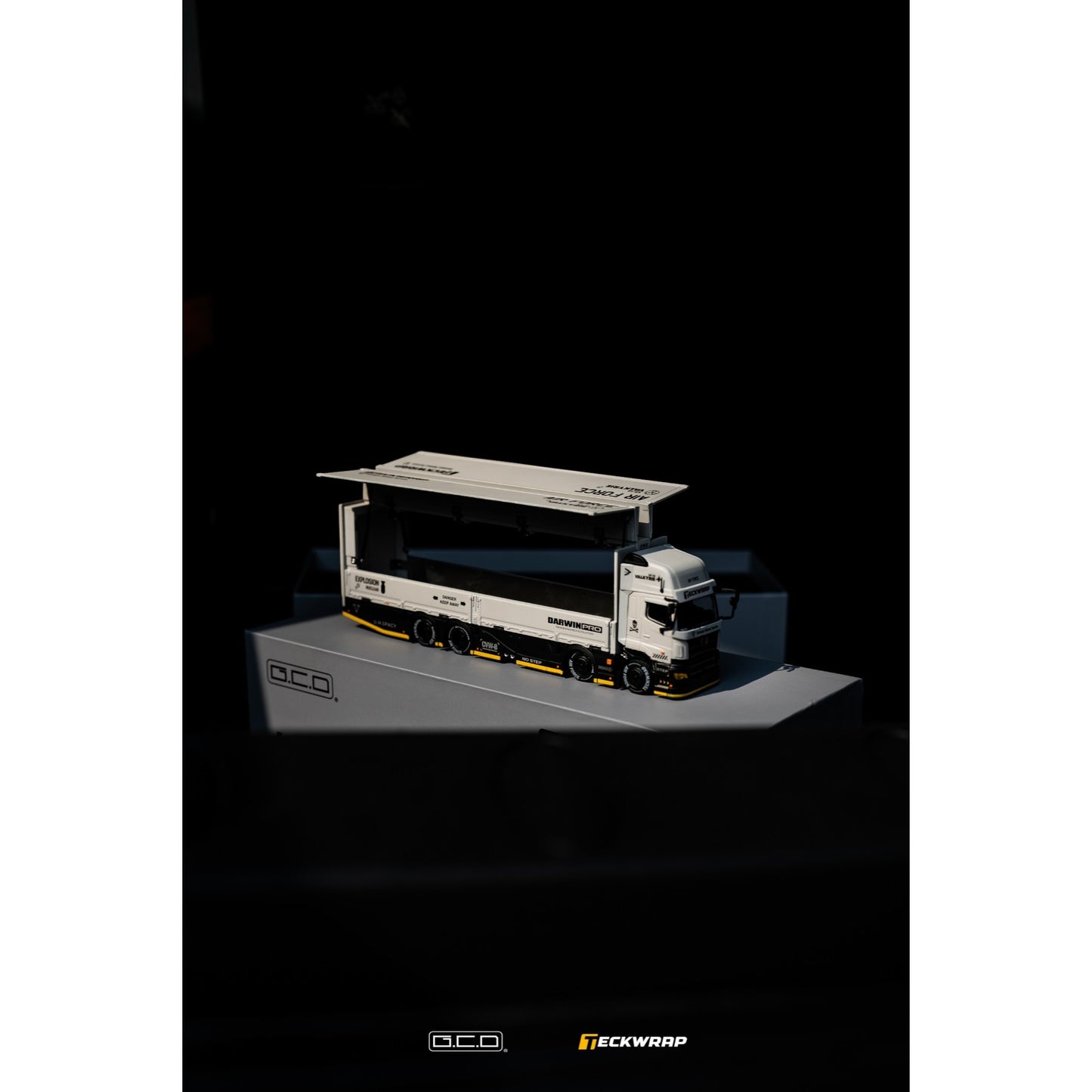 GCD - Pre-Order - Hino Profia 2018 DarwinPRO & Teckwrap, GREY - KS-118-688