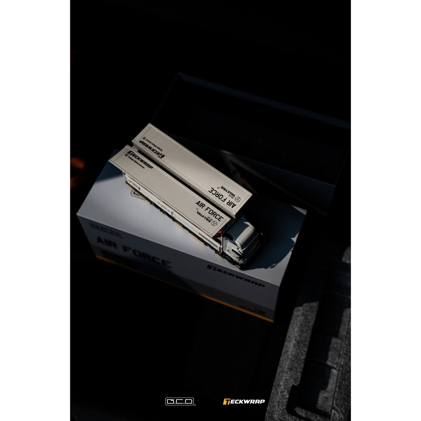 GCD - Pre-Order - Hino Profia 2018 DarwinPRO & Teckwrap, GREY - KS-118-688