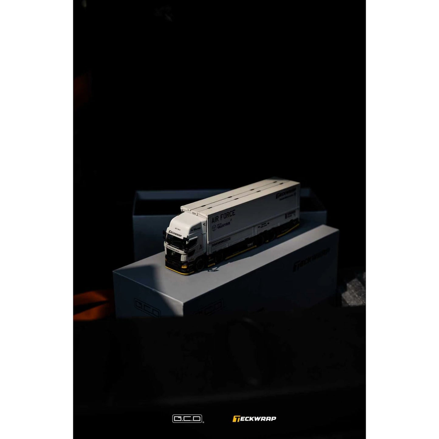 GCD - Pre-Order - Hino Profia 2018 DarwinPRO & Teckwrap, GREY - KS-118-688