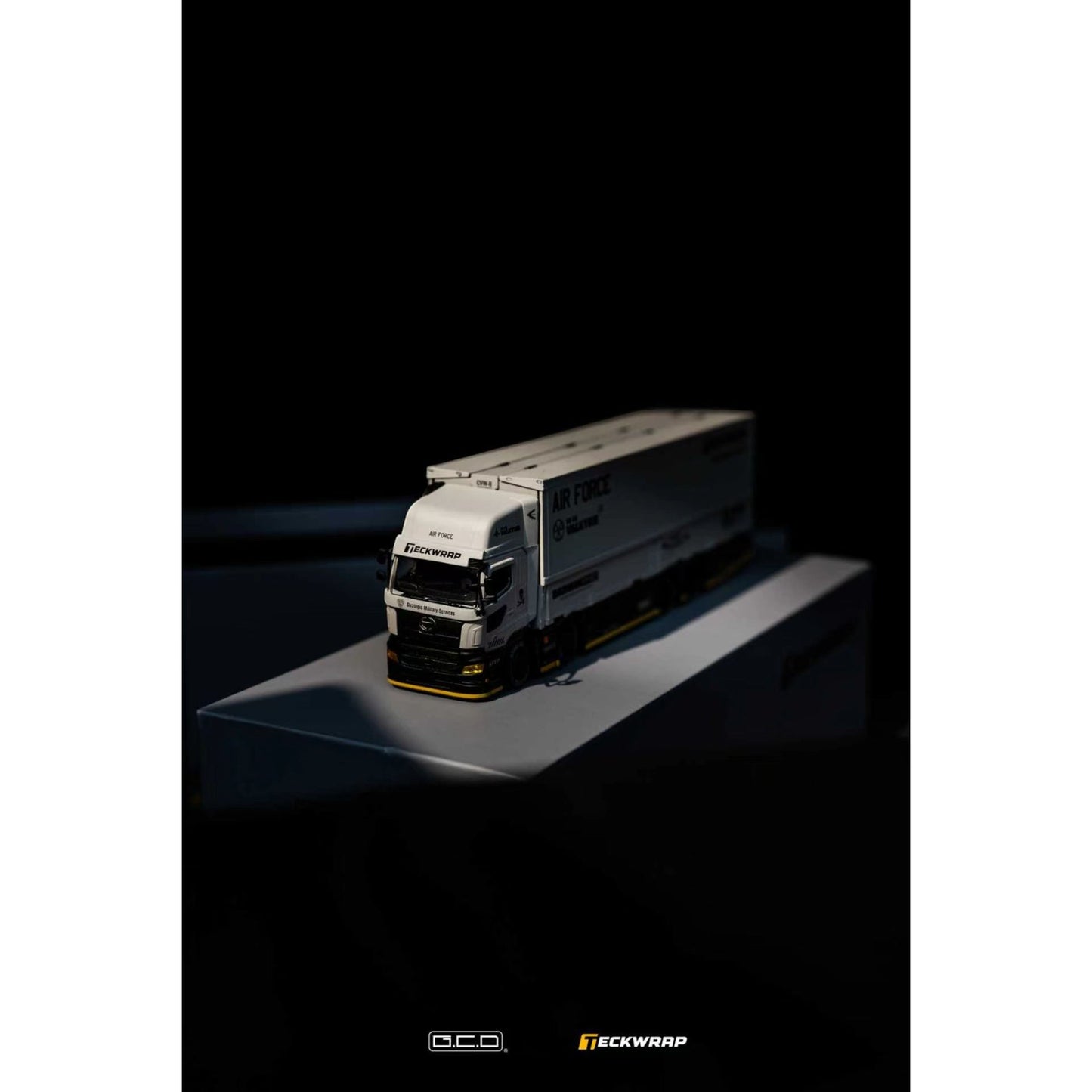 GCD - Pre-Order - Hino Profia 2018 DarwinPRO & Teckwrap, GREY - KS-118-688