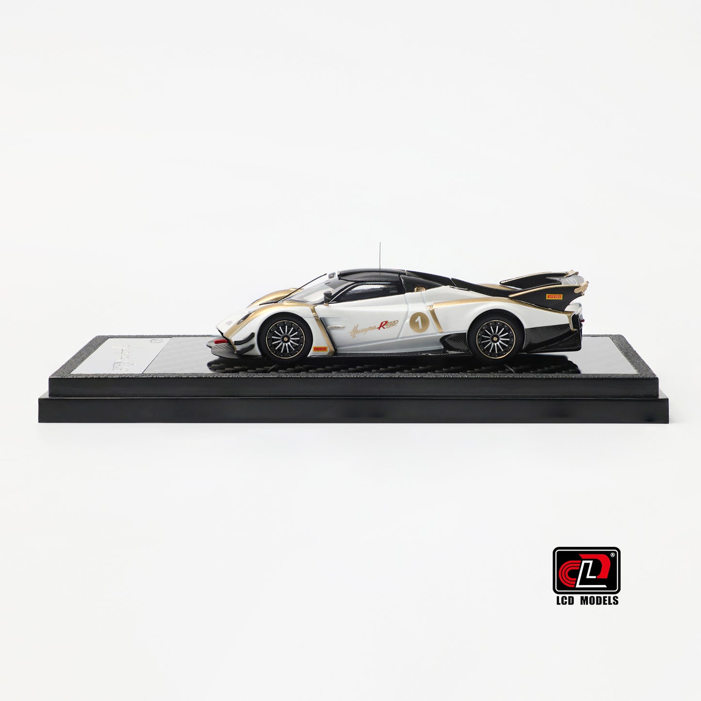LCD Model - Pre-Order - Pagani Huayra R Evo Roadster, White / Gold - LCD64050-WG
