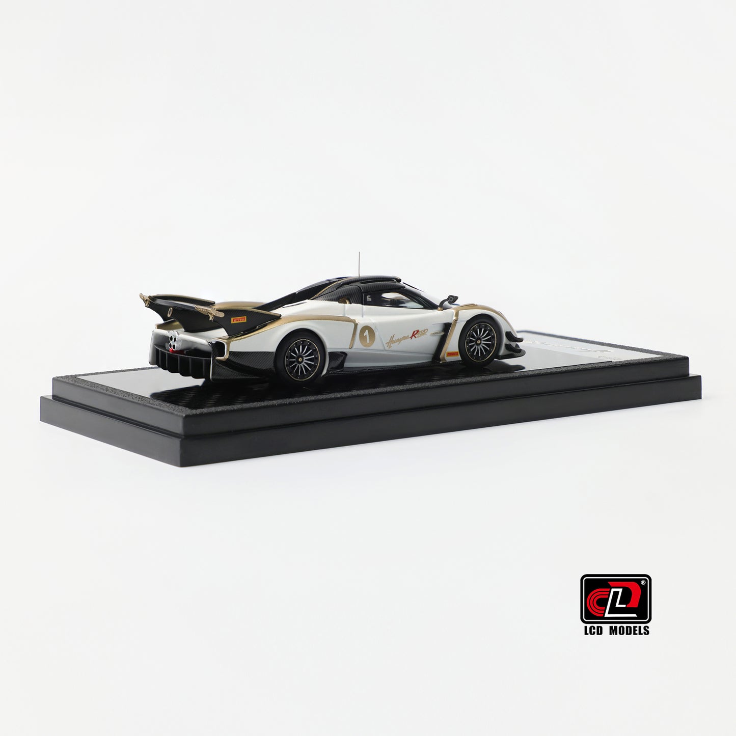 LCD Model - Pre-Order - Pagani Huayra R Evo Roadster, White / Gold - LCD64050-WG