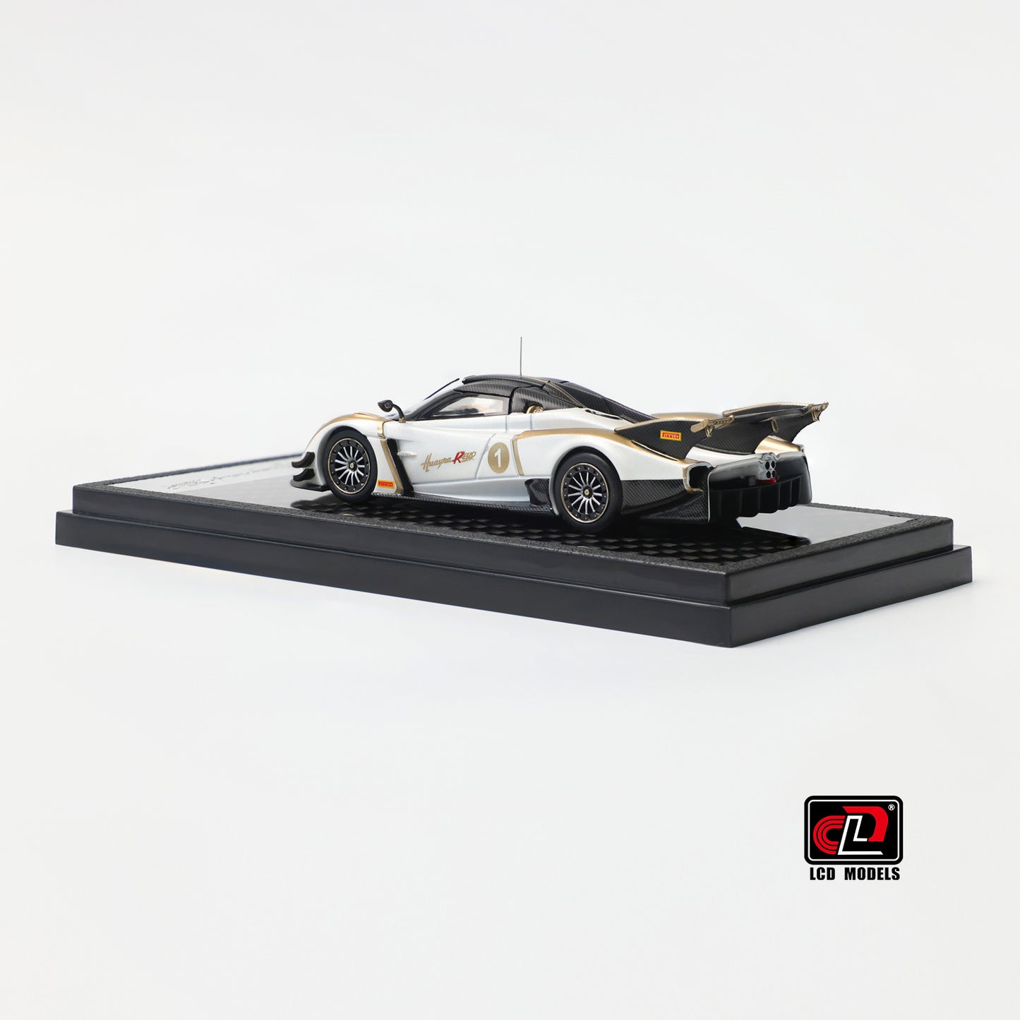 LCD Model - Pre-Order - Pagani Huayra R Evo Roadster, White / Gold - LCD64050-WG