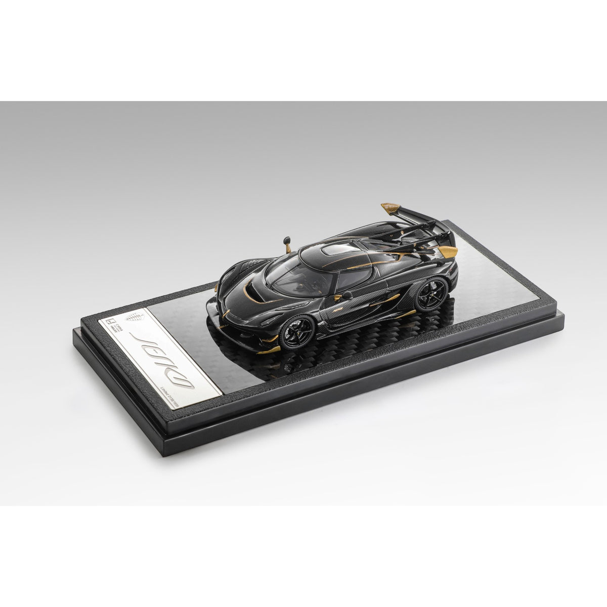 LCD Model - Pre-Order - Koenigsegg Jesko Attack, Carbon Black (CTE26) - LCD64056A-SG