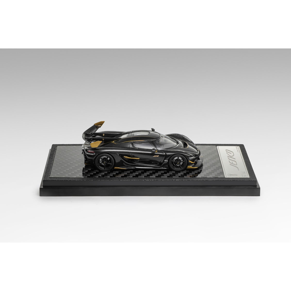 LCD Model - Pre-Order - Koenigsegg Jesko Attack, Carbon Black (CTE26) - LCD64056A-SG