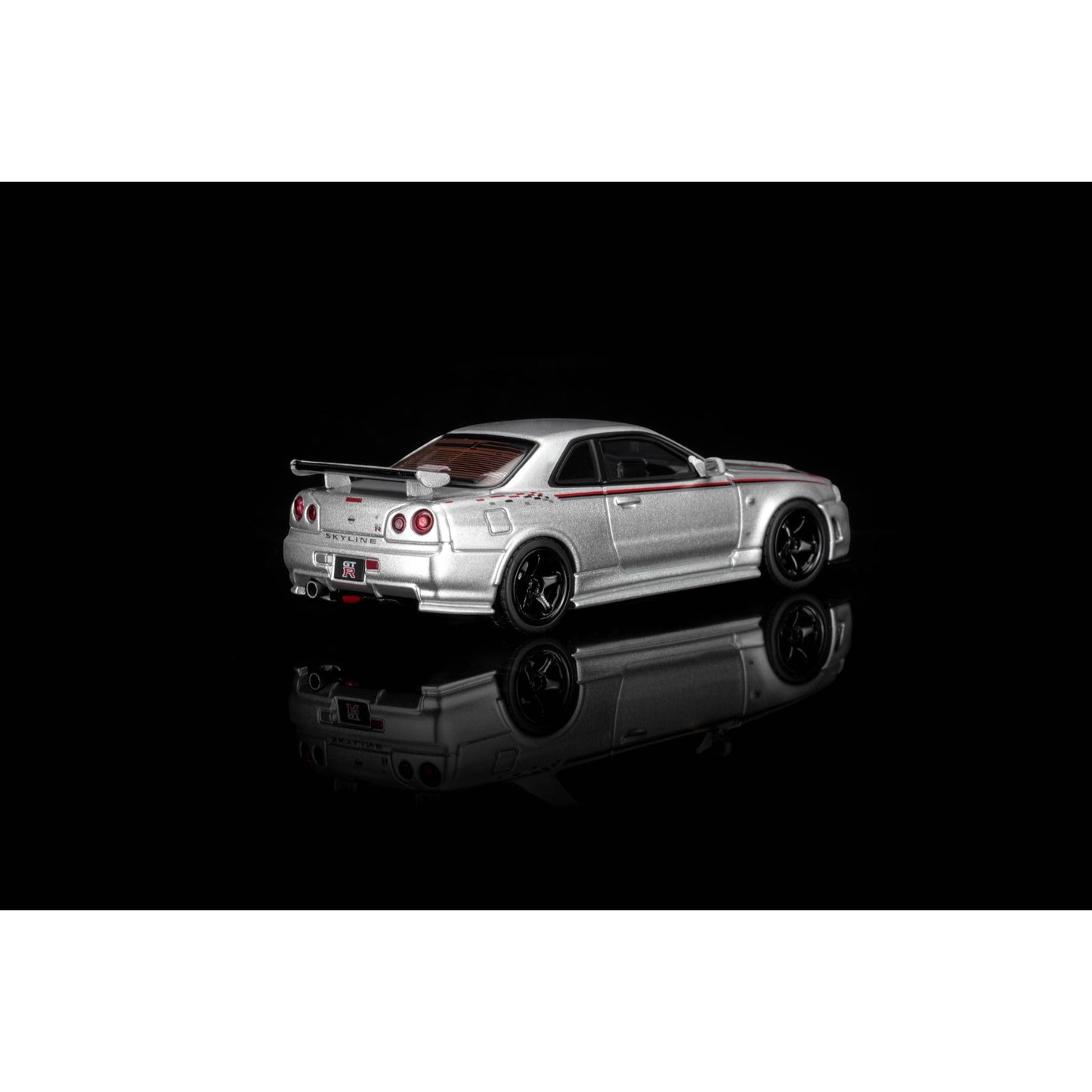 Motorhelix - Pre-Order - Nissan Skyline GT-R R34 NISMO Customized, Sonic Silver Metallic - M63464