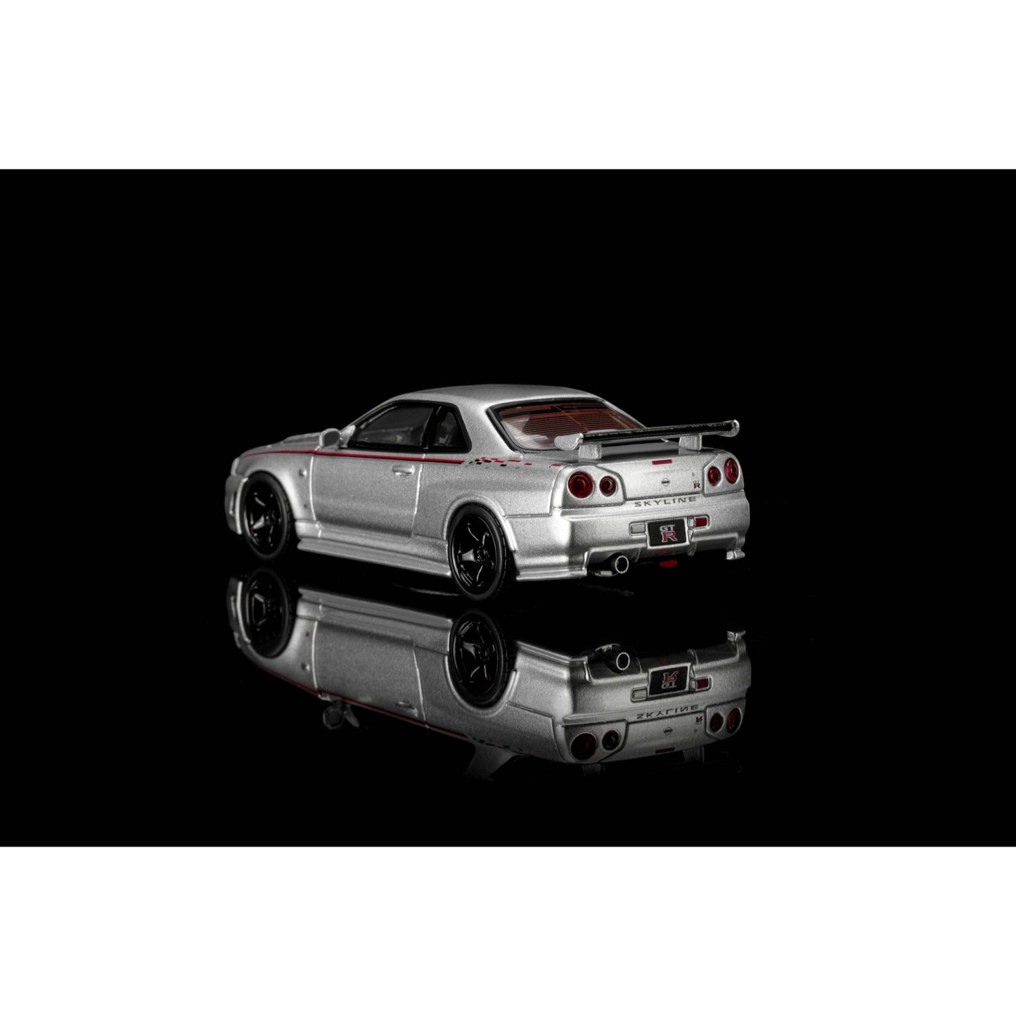Motorhelix - Pre-Order - Nissan Skyline GT-R R34 NISMO Customized, Sonic Silver Metallic - M63464