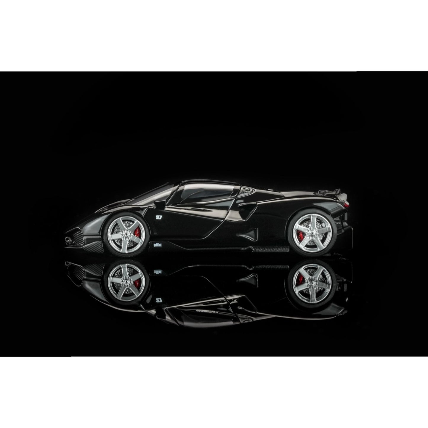 Motorhelix - Pre-Order - Nilu Hypercar - Black Water - Park Black - M67003