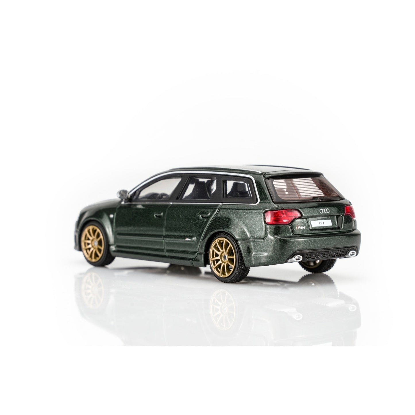 Motorhelix - Pre-Order - Audi RS4 (B7) 2005 - Deep Green Pear - M68307