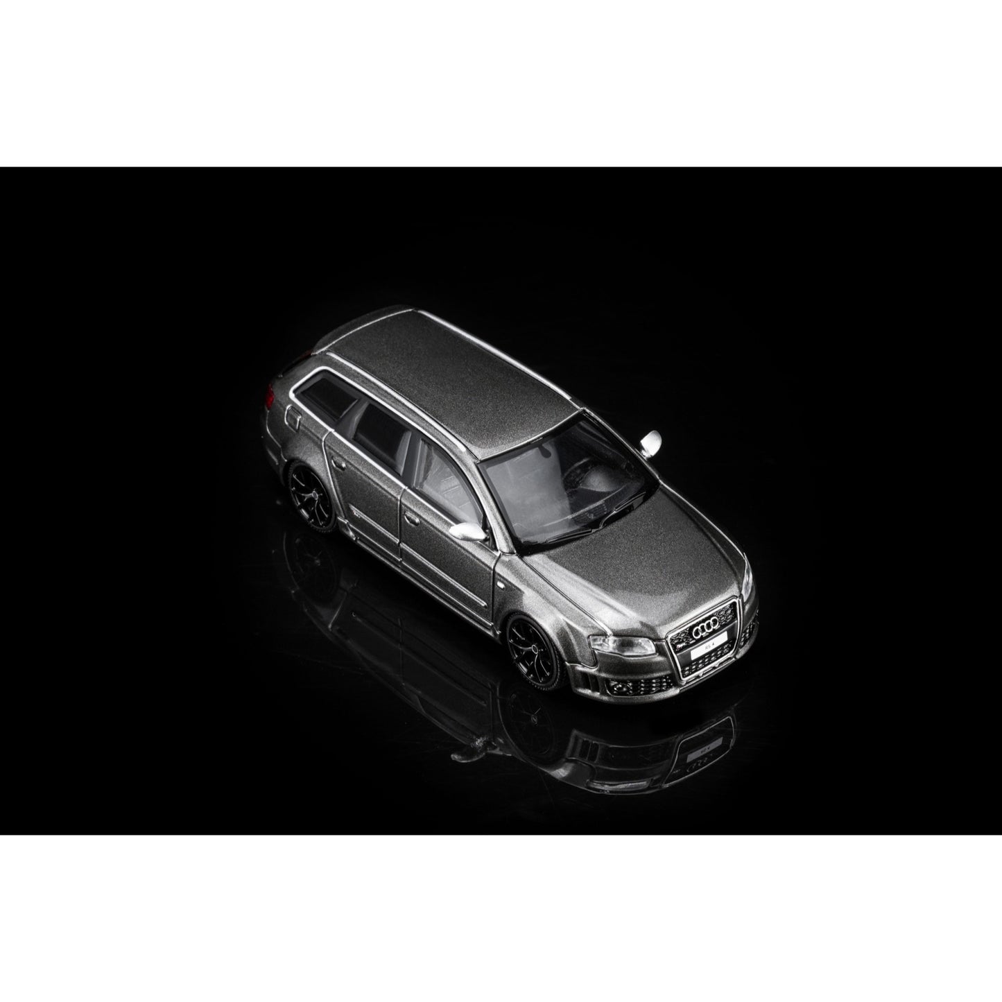 Motorhelix - Pre-Order - Audi RS4 (B7) 2005 - Grey Pearl - M68308