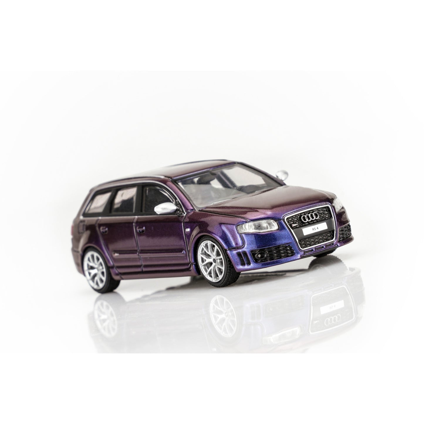 Motorhelix - Pre-Order - Audi RS4 (B7) 2005 - Army Girl Purple Pearl - M68311