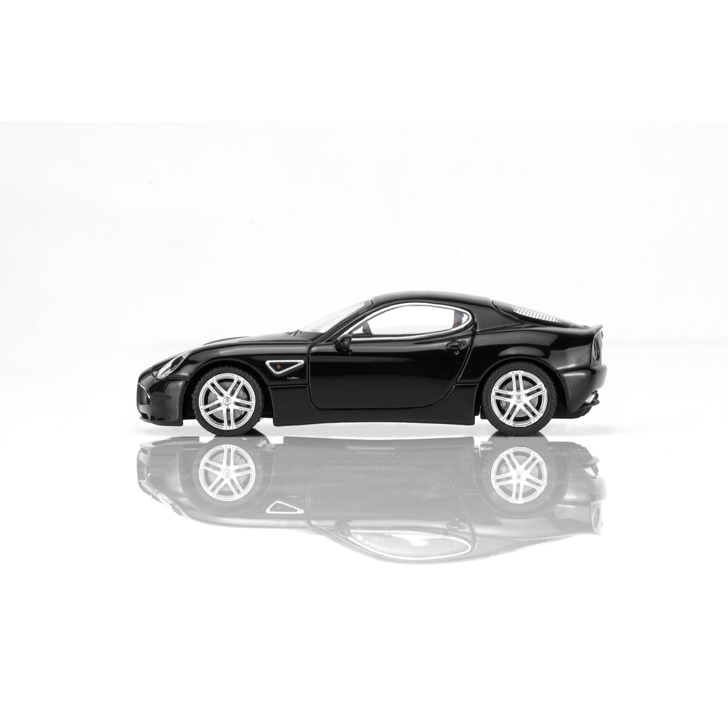 Motorhelix - Pre-Order - Alfa Romeo 8C Competizione 2008, Metallic Black - M69053