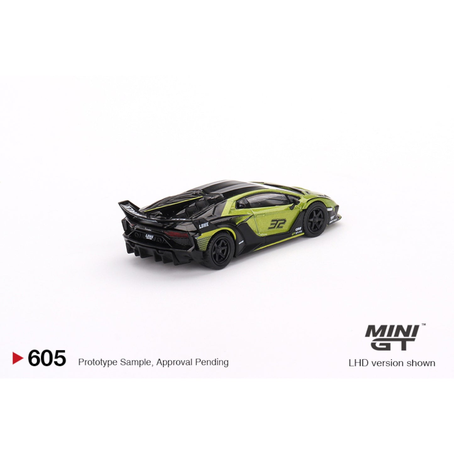 Mini GT - Lamborghini LB-Silhouette WORKS Aventador GT EVO Lime - MGT00605 (LHD) - 1:64