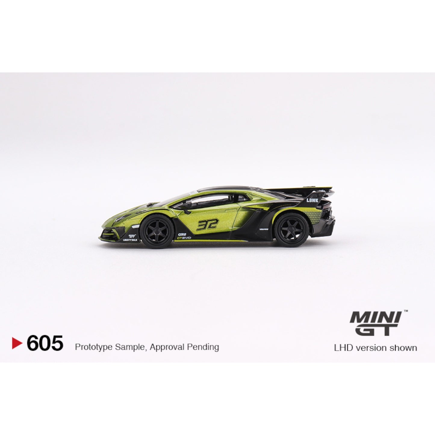 Mini GT - Lamborghini LB-Silhouette WORKS Aventador GT EVO Lime - MGT00605 (LHD) - 1:64