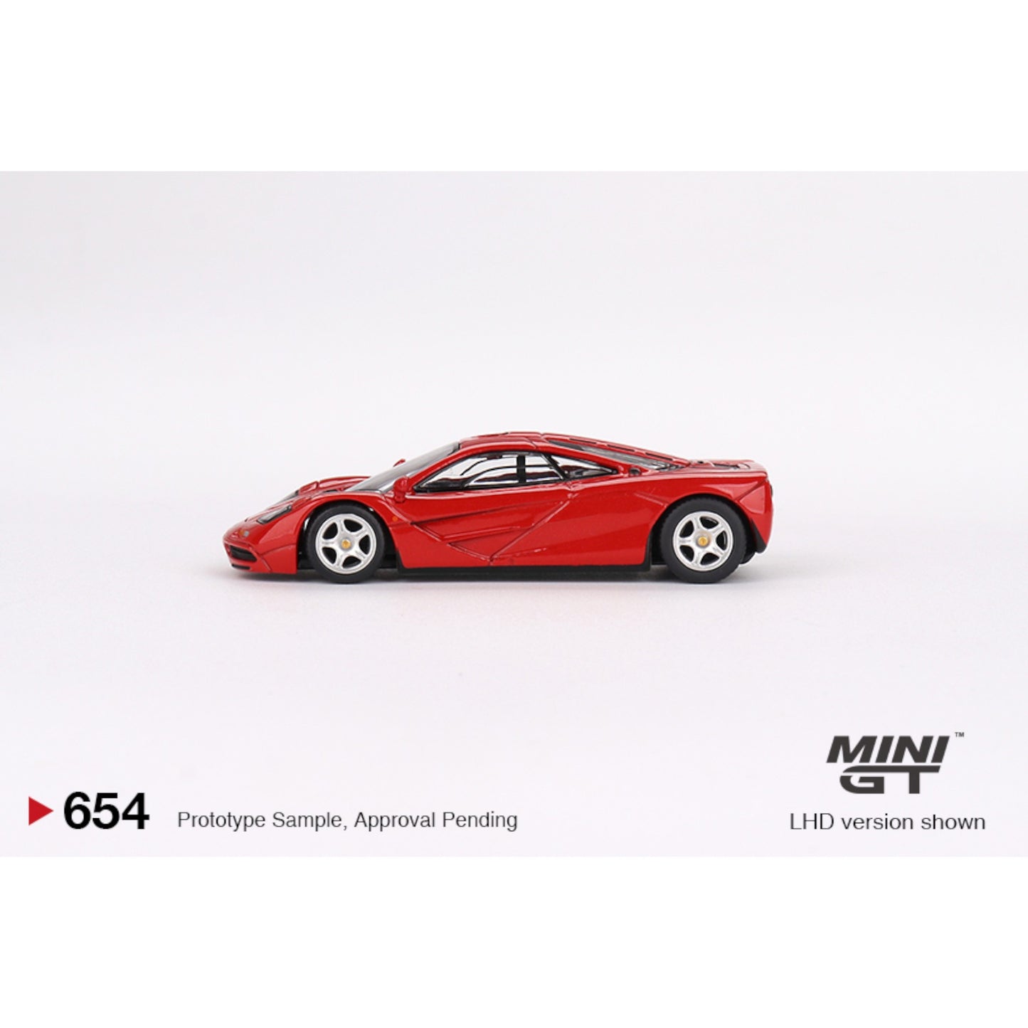 Mini GT - McLaren F1 Red - MGT00654 (LHD) - 1:64