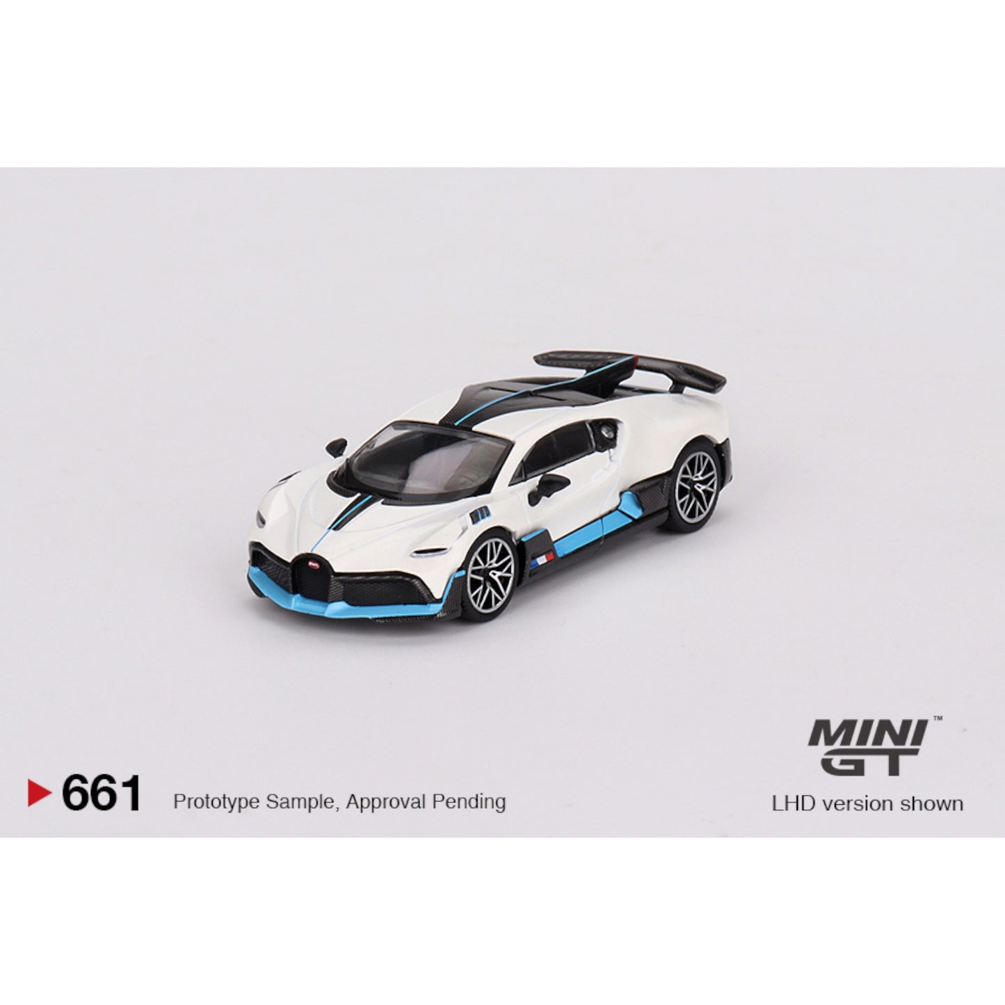 Mini GT - Bugatti Divo, white - MGT00661 (LHD) - 1:64
