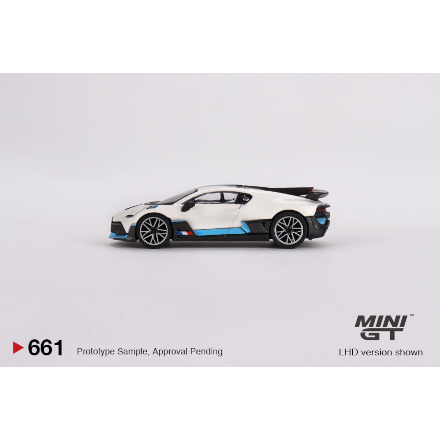 Mini GT - Bugatti Divo, white - MGT00661 (LHD) - 1:64