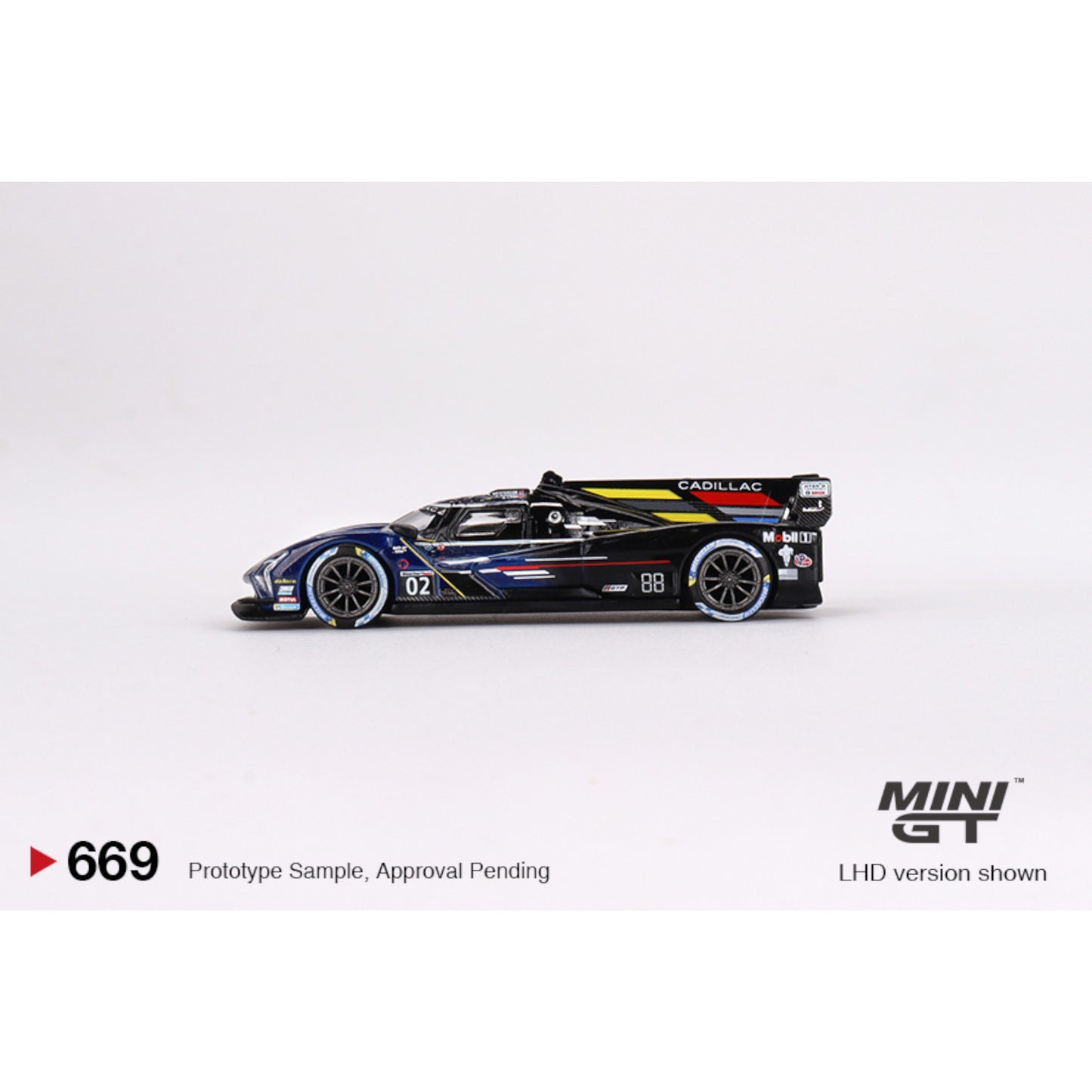 Mini GT - Cadillac V-Series.R #02 2023 IMSA Daytona 24 Hrs. - MGT00669 (LHD) - 1:64