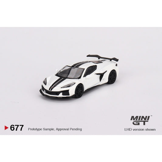 Mini GT - 2023 Chevrolet Corvette Z06, white - MGT00677 (LHD) - 1:64