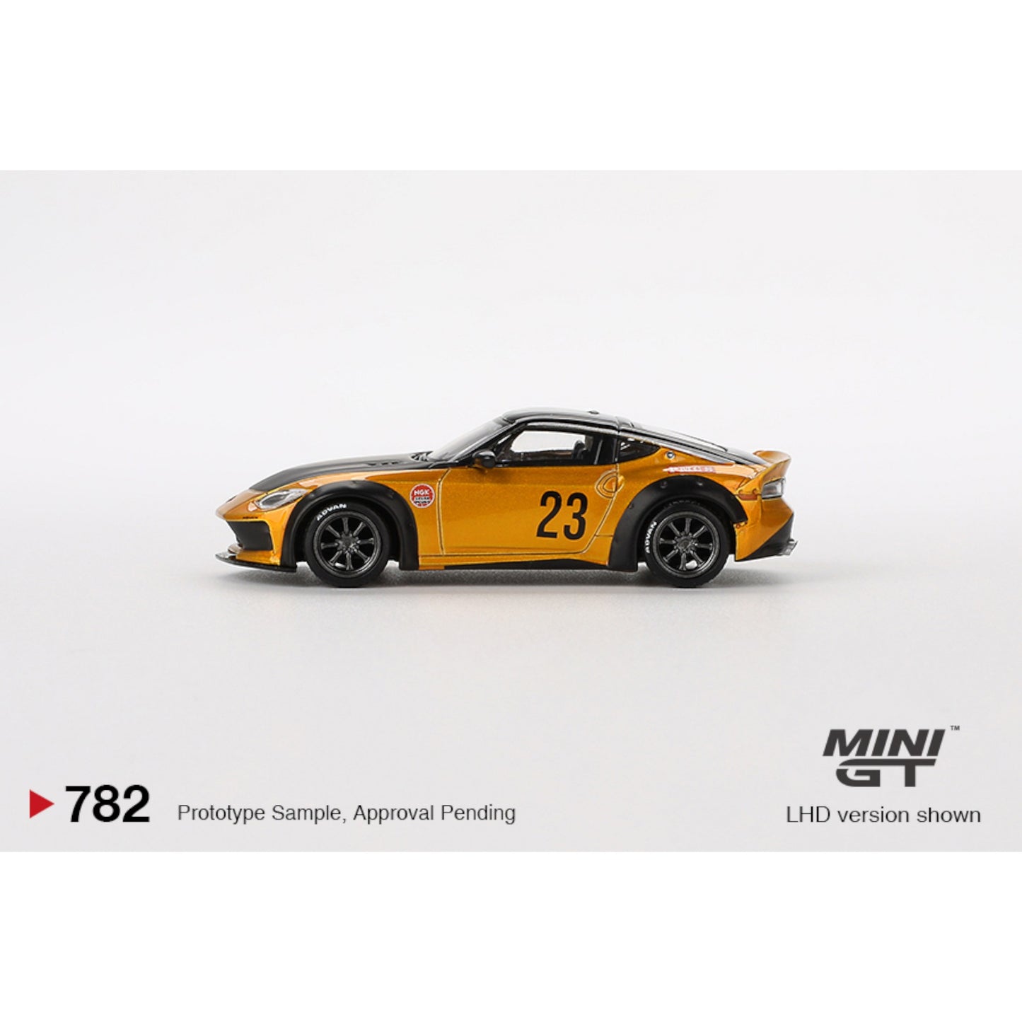 Mini GT - 2024 Nissan 400Z LB Nation Works - MGT00782 (RHD) - 1:64