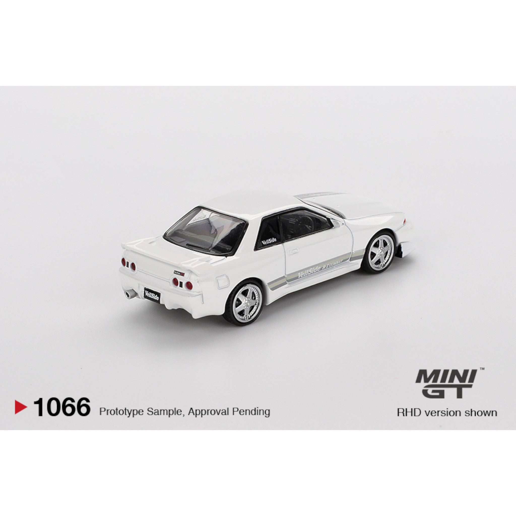 Mini GT - Nissan Skyline GT-R (R32) VeilSide Combat C-I White
