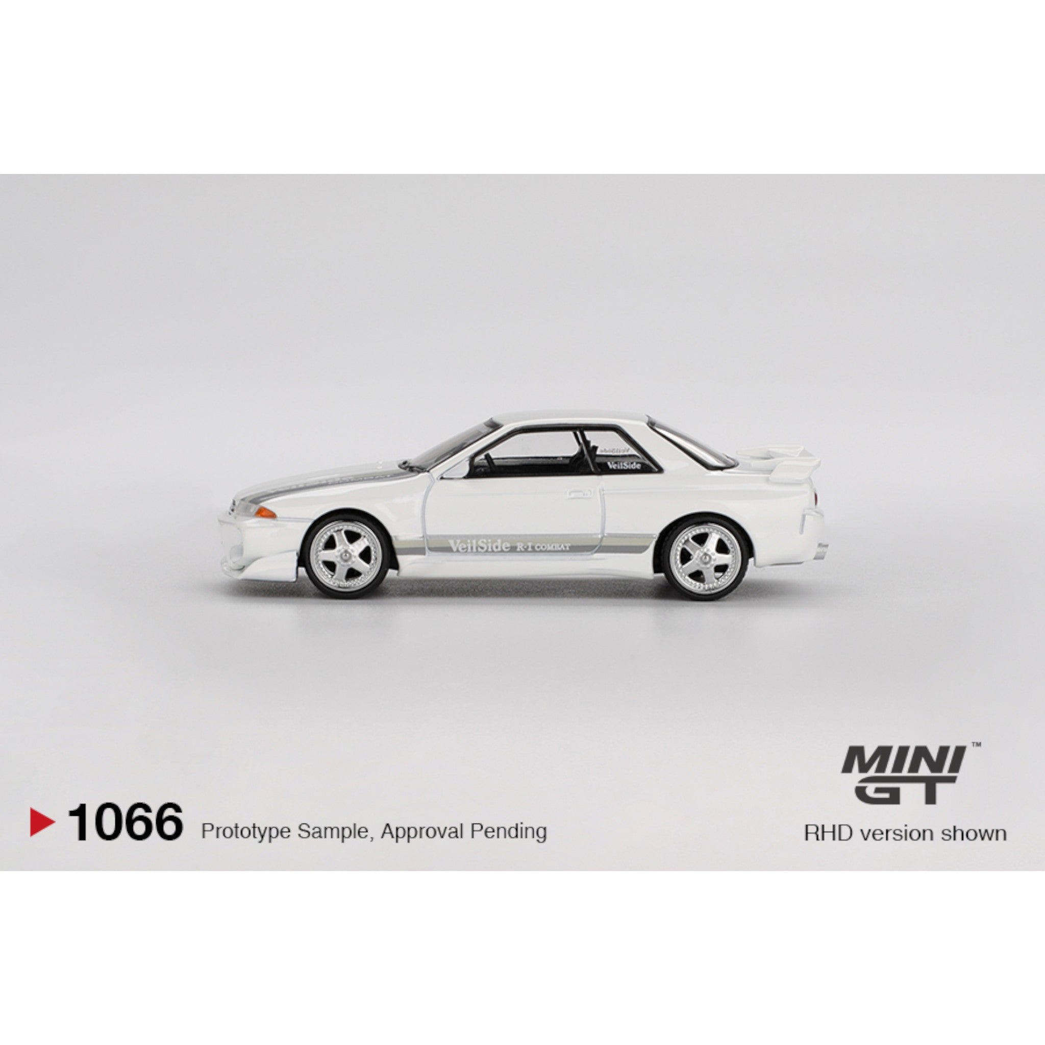 Mini GT - Nissan Skyline GT-R (R32) VeilSide Combat C-I White