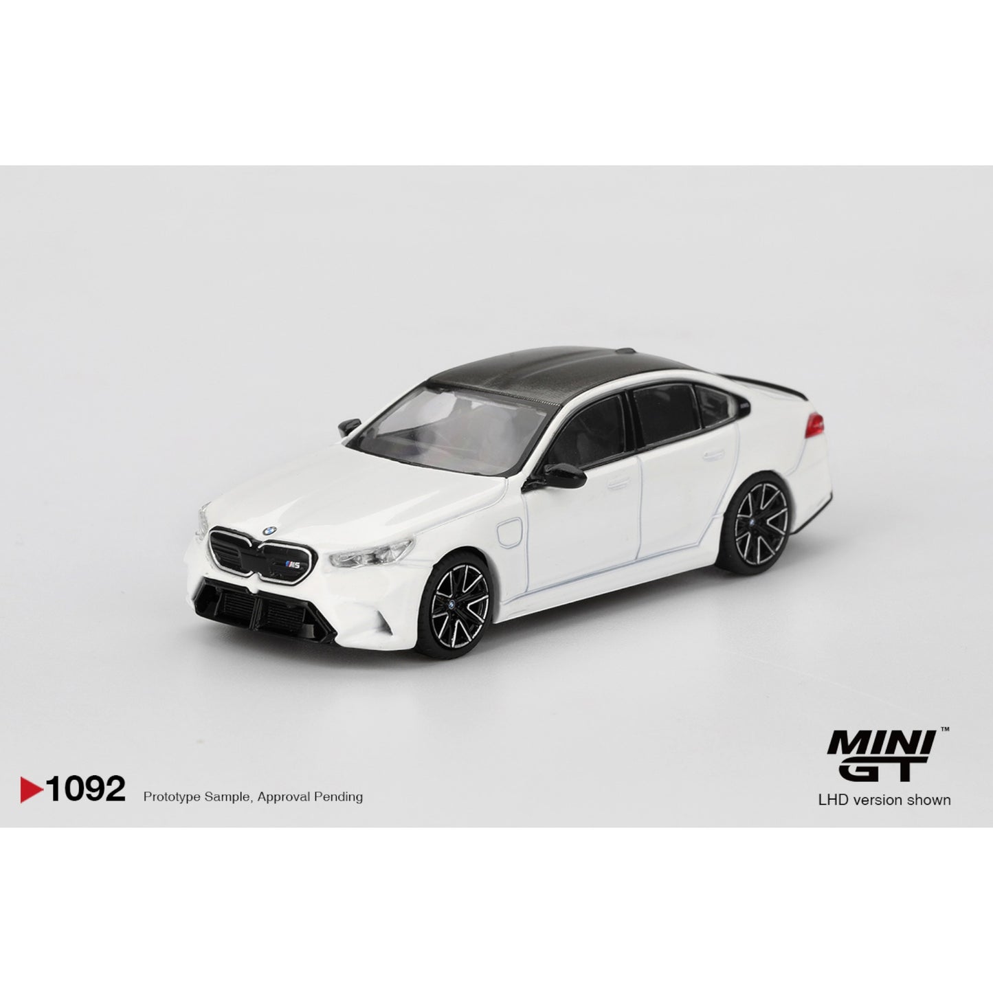 Mini GT - Pre-Order - BMW M5 Alpine White - MGT01092 (LHD)