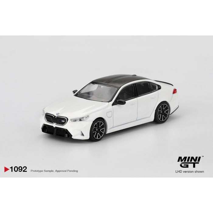 Mini GT - Pre-Order - BMW M5 Alpine White - MGT01092 (LHD)