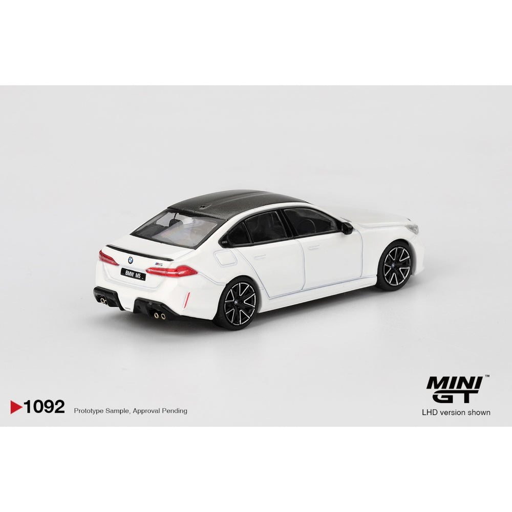 Mini GT - Pre-Order - BMW M5 Alpine White - MGT01092 (LHD)