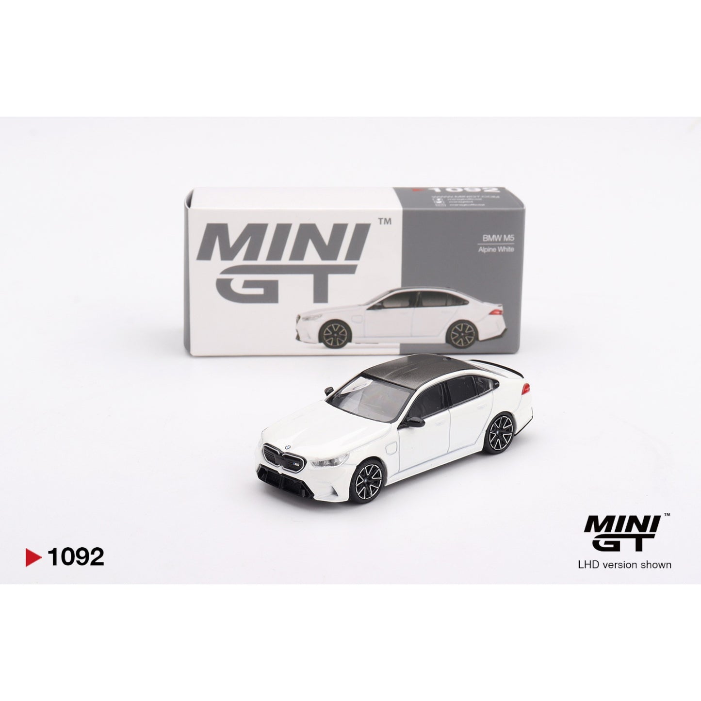 Mini GT - BMW M5 Alpine White - MGT01092-BL (LHD)