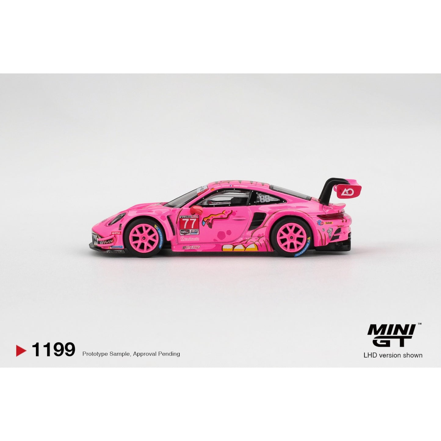 Mini GT - AO Racing IMSA 2024 GTD Pro Champion Set - Rexy & Roxy - MGTS0024 inkl. Rexy Plüsch
