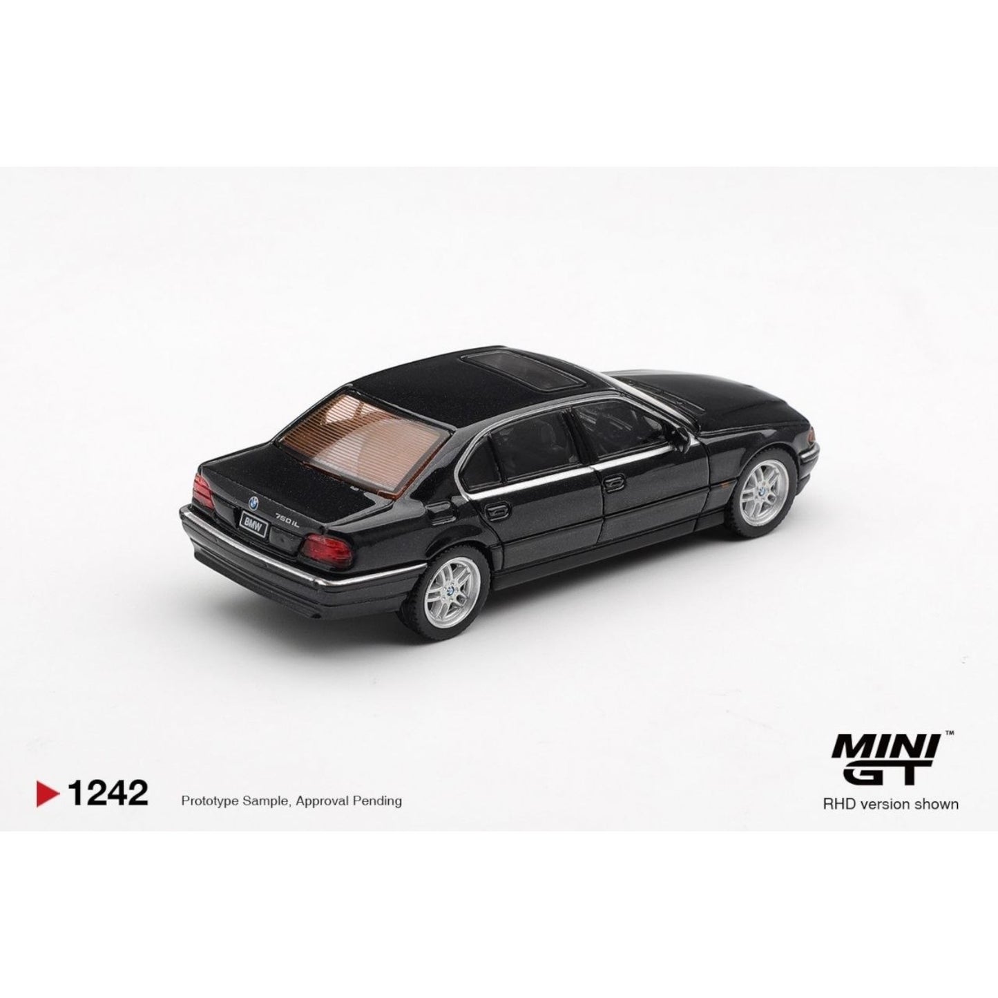 Mini GT - Pre-Order - BMW 750IL Black Sapphire - MGT01242 (LHD)