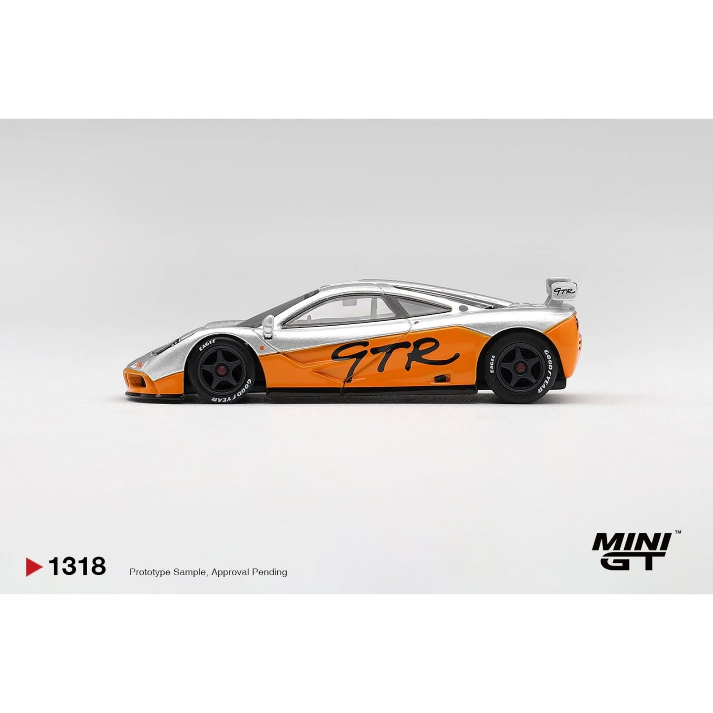 Mini GT - Pre-Order - McLaren F1 GTR 1995 Presentation - MGT01318 (LHD)