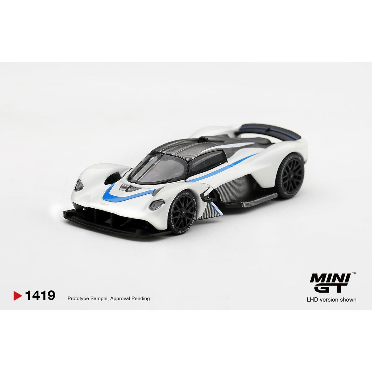 Mini GT - Pre-Order - Aston Martin Valkyrie Escaping White - MGT01419 (LHD)