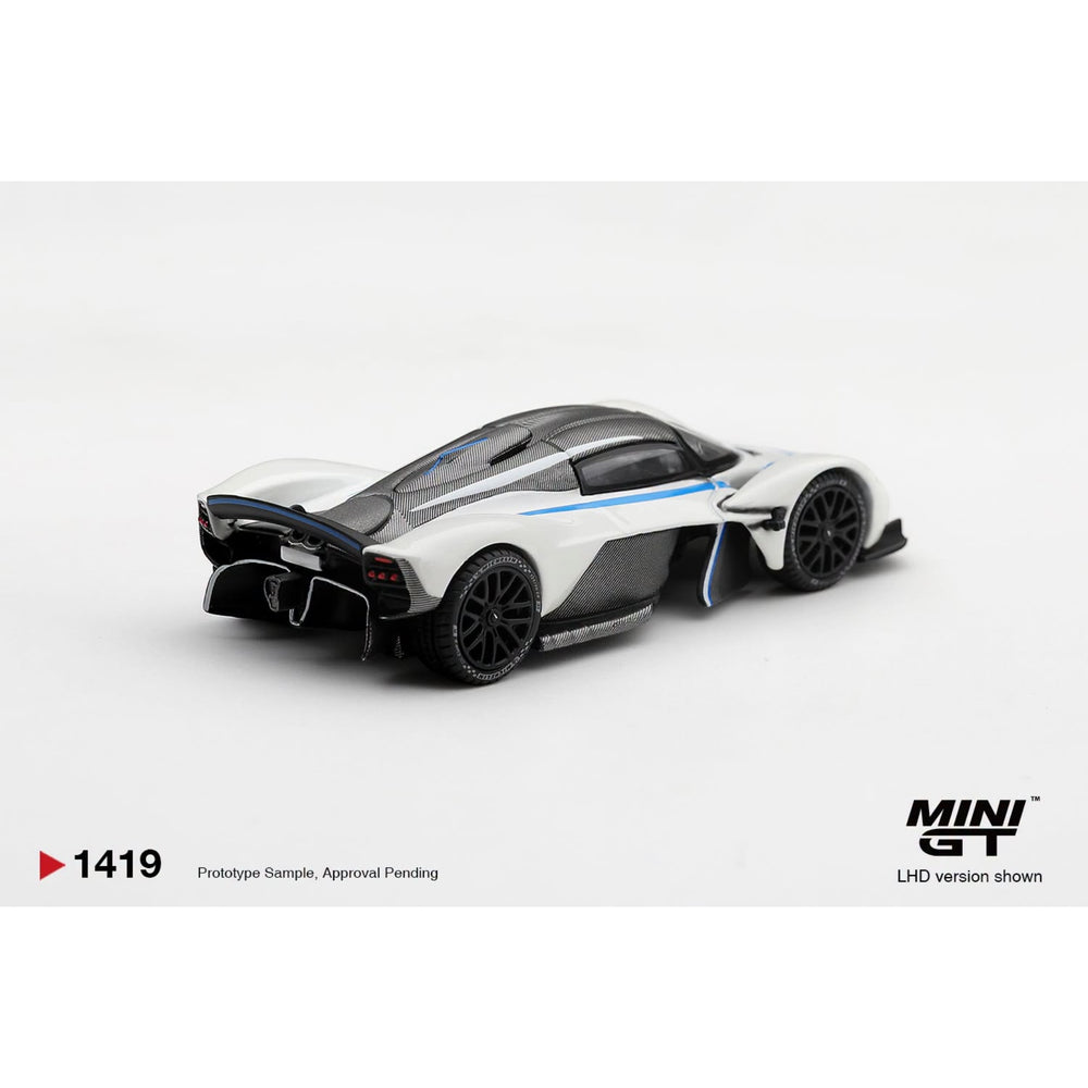Mini GT - Pre-Order - Aston Martin Valkyrie Escaping White - MGT01419 (LHD)