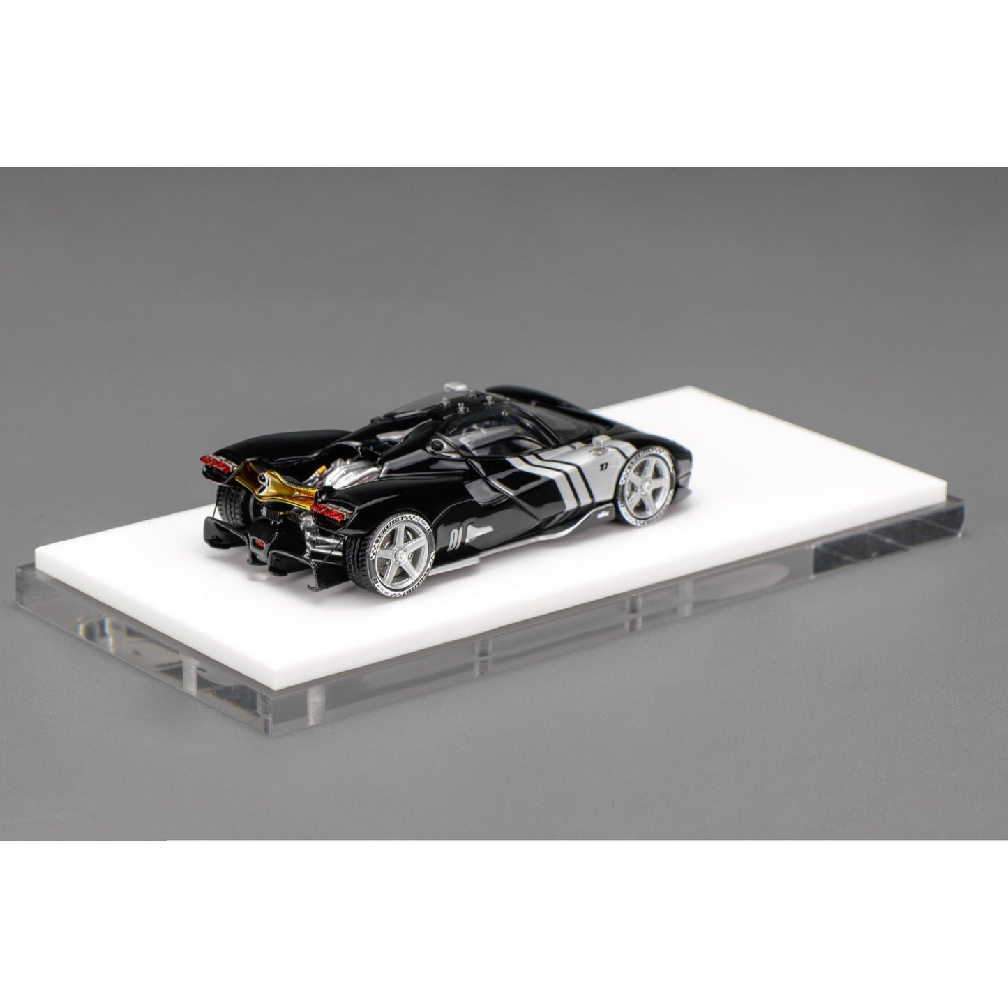 Motorhelix - Pre-Order - NILU27 V12 6.5L - Water-Park Black - High End Resin Model, limited to 199pcs - MH64011BW