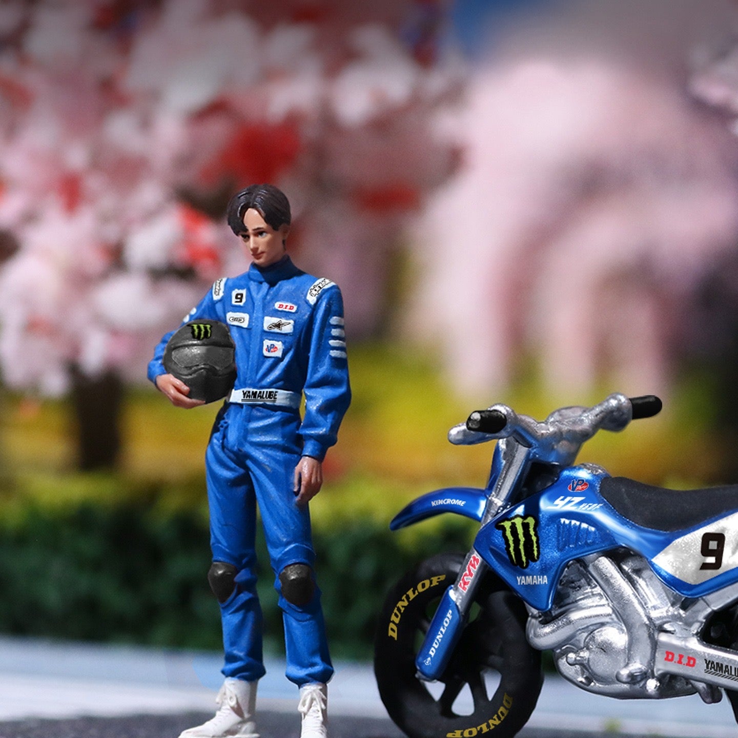 MoreArt - Pre-Order - Yamaha Motocross Cycle with Rider Figure Set - Resin - MO222262