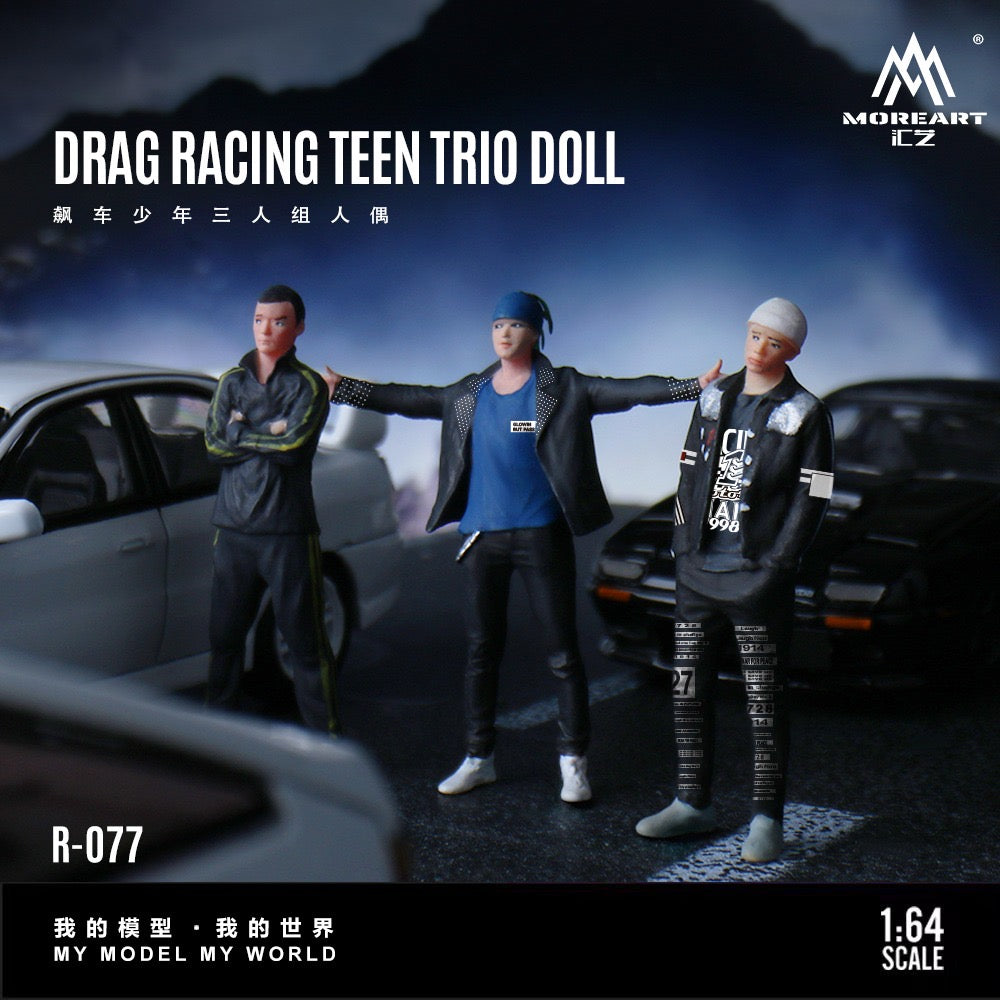 Pre-Order bis 13.12.2025 - MoreArt - Racing Car Youth Trio Dolls - Resin - MO223077