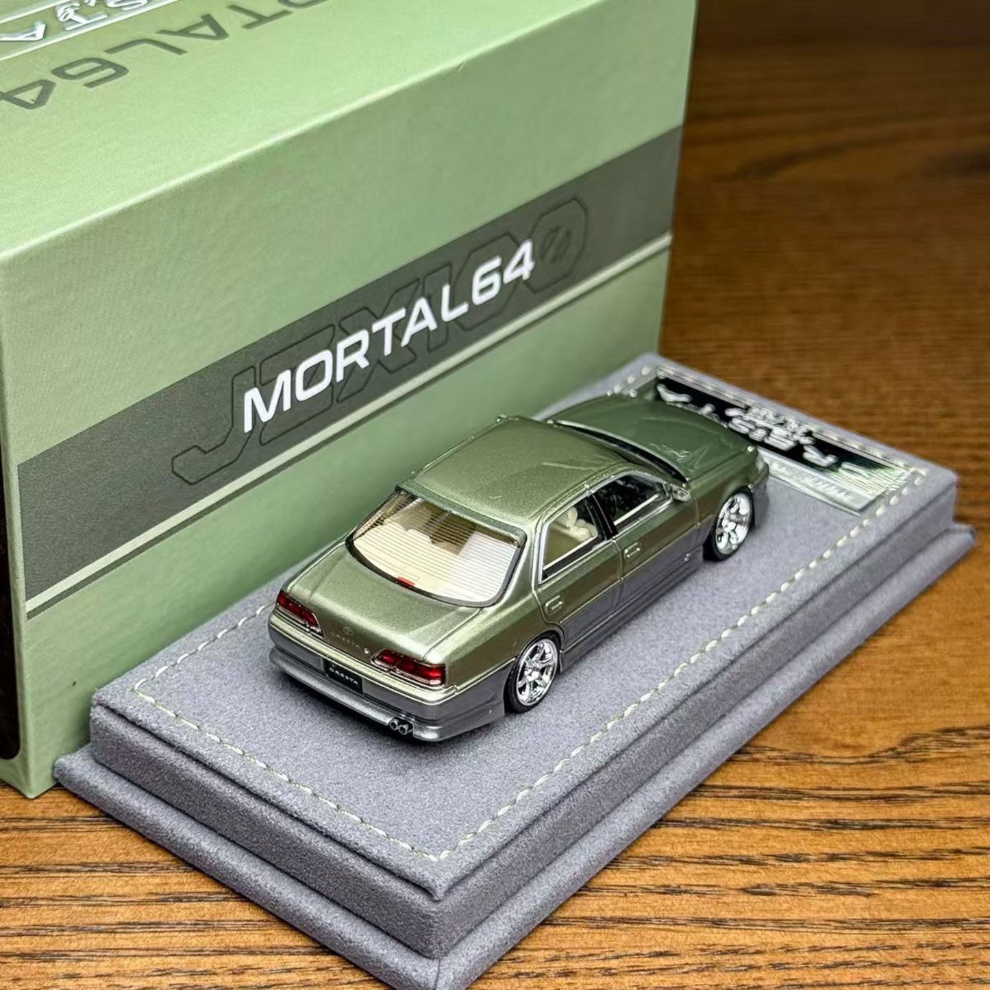 Mortal Diecast - Pre-Order - Toyota Cresta 2.5 Roulant G, Chrom/Green - MO64-CRESTA-MJ