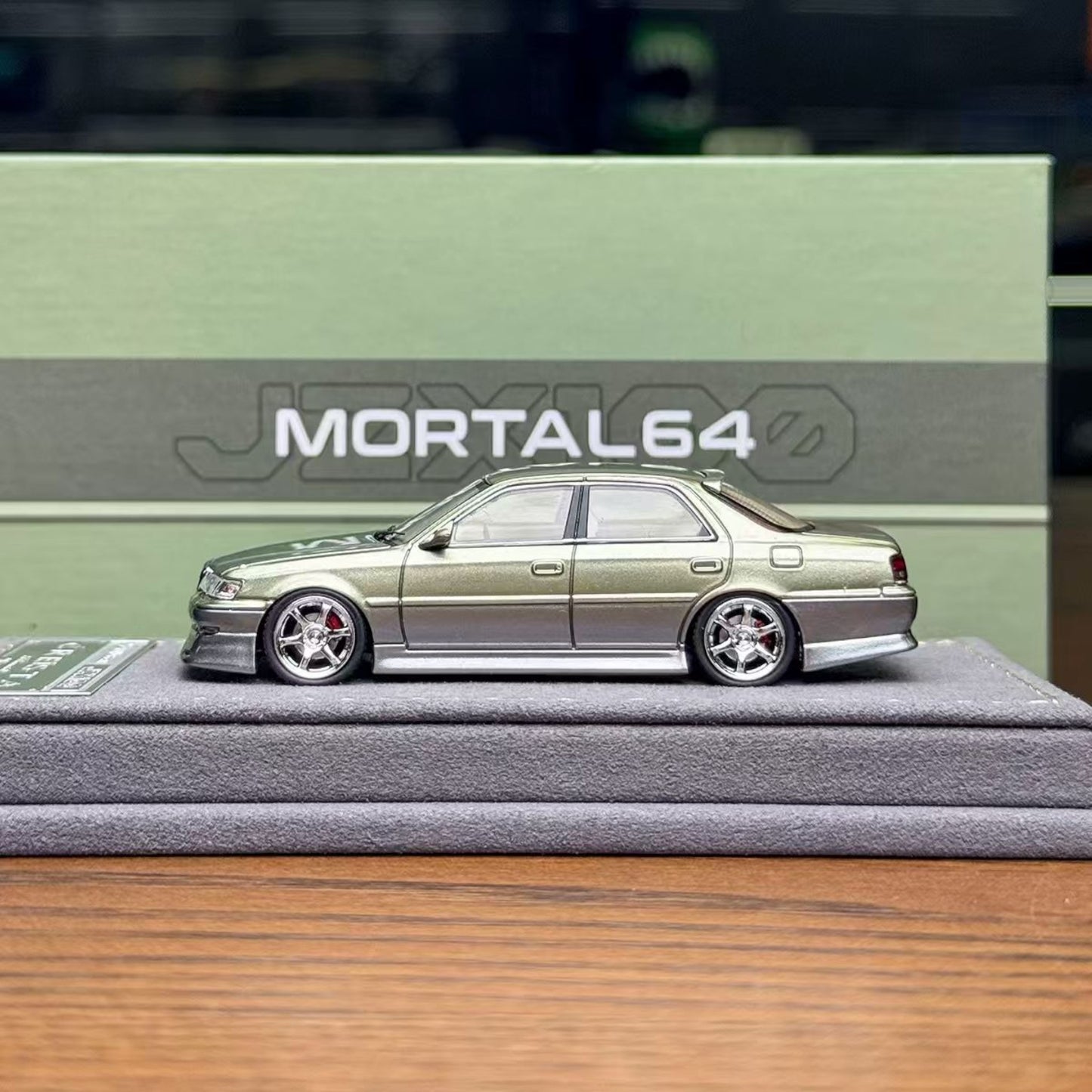 Mortal Diecast - Pre-Order - Toyota Cresta 2.5 Roulant G, Chrom/Green - MO64-CRESTA-MJ