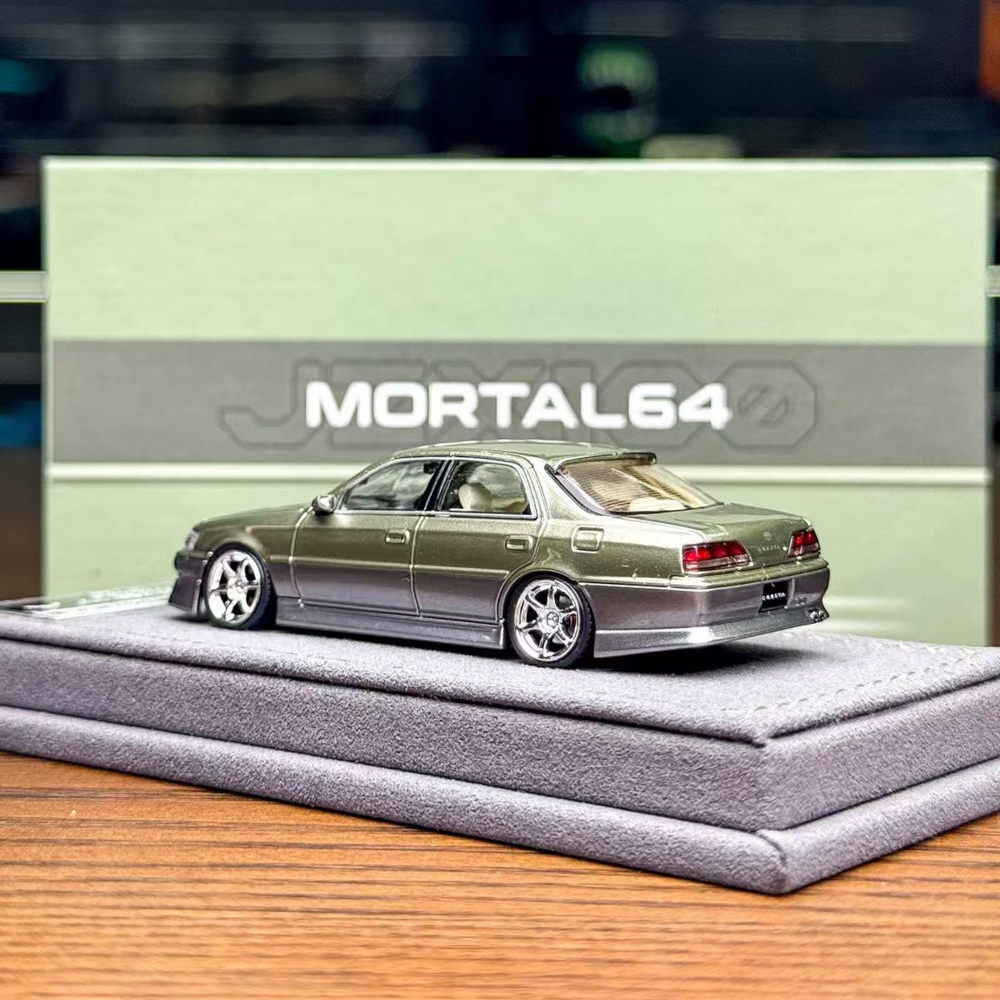 Mortal Diecast - Pre-Order - Toyota Cresta 2.5 Roulant G, Chrom/Green - MO64-CRESTA-MJ