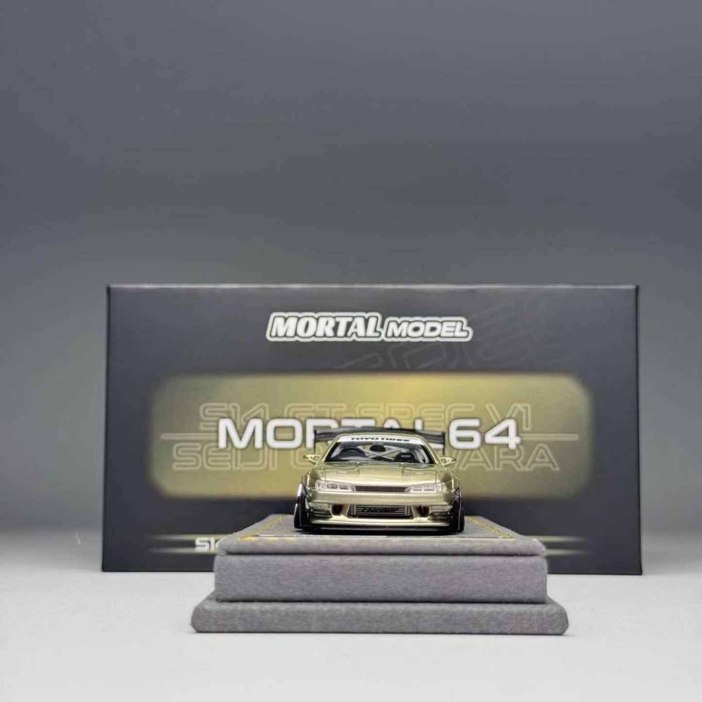 Mortal Diecast - Pre-Order - Nissan S14 GT-SPEC V1 SEIJI Ookawara, gold - MO64-S14-GT-V1