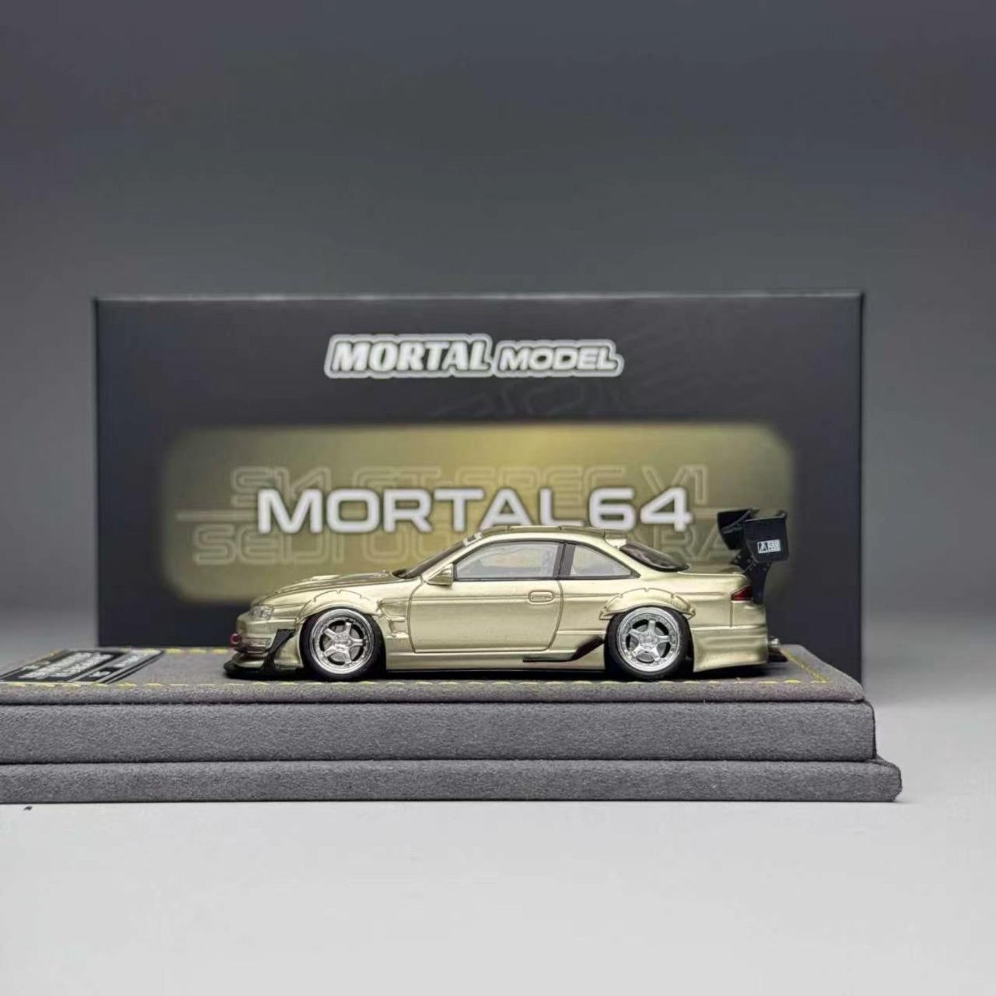 Mortal Diecast - Pre-Order - Nissan S14 GT-SPEC V1 SEIJI Ookawara, gold - MO64-S14-GT-V1
