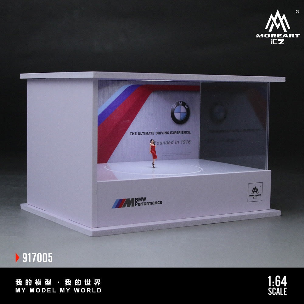 MoreArt - Pre-Order - BMW M Performance Rotating Exhibition Diorama mit Beleuchtung - MO917005