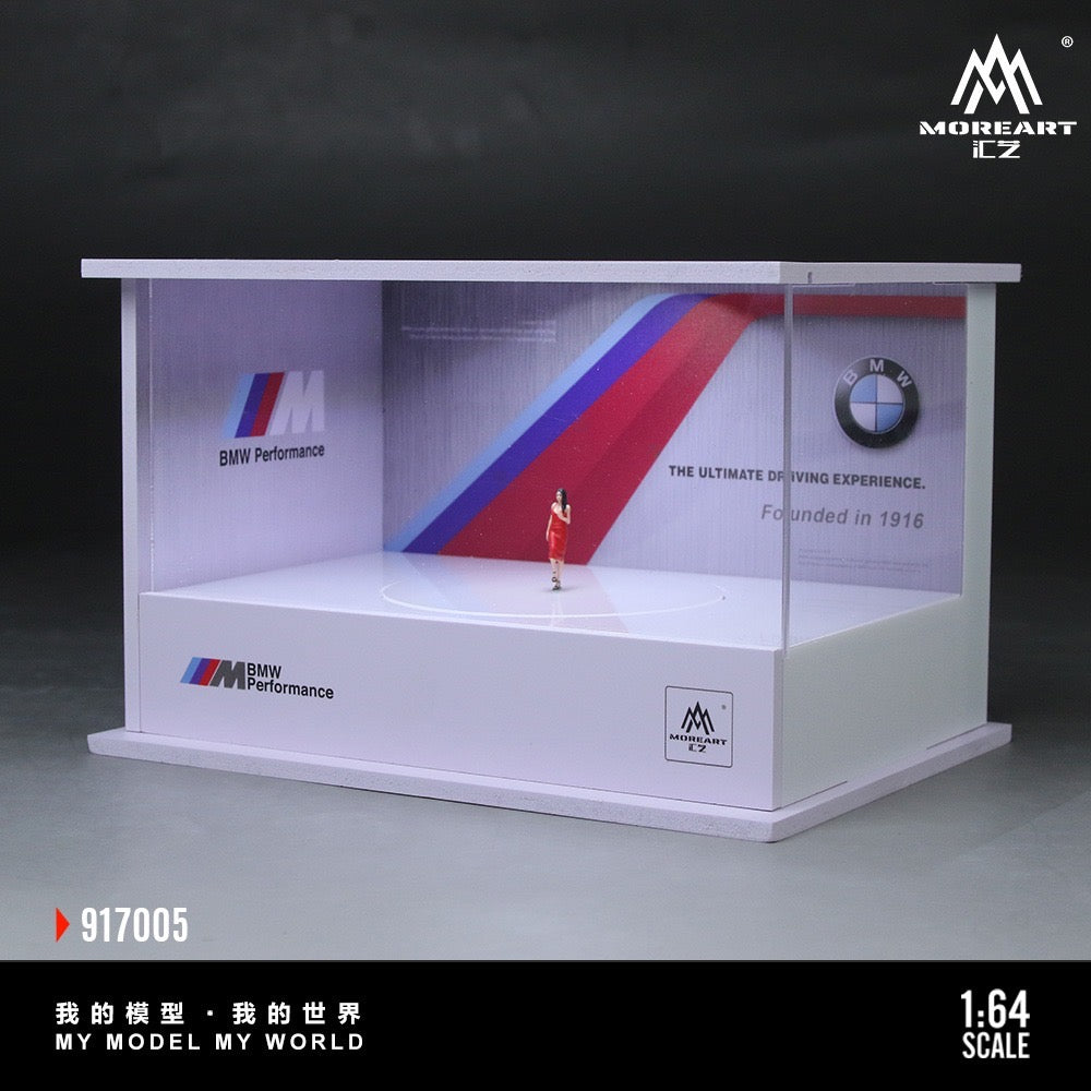 MoreArt - Pre-Order - BMW M Performance Rotating Exhibition Diorama mit Beleuchtung - MO917005