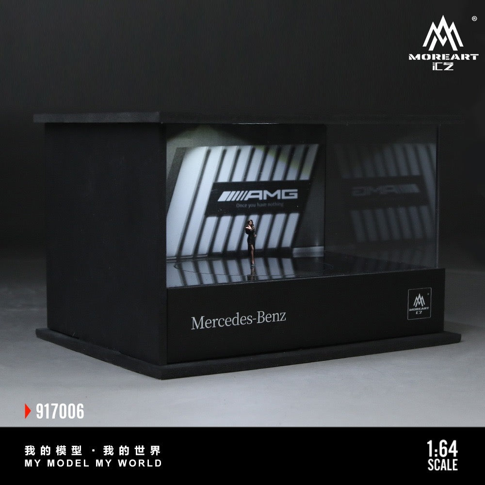 MoreArt - Pre-Order - Mercedes AMG Rotating Exhibition Diorama mit Beleuchtung - MO917006