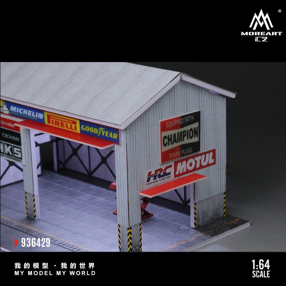 MoreArt - Pre-Order - Racing Car Repair Shop mit Beleuchtung - MO936429