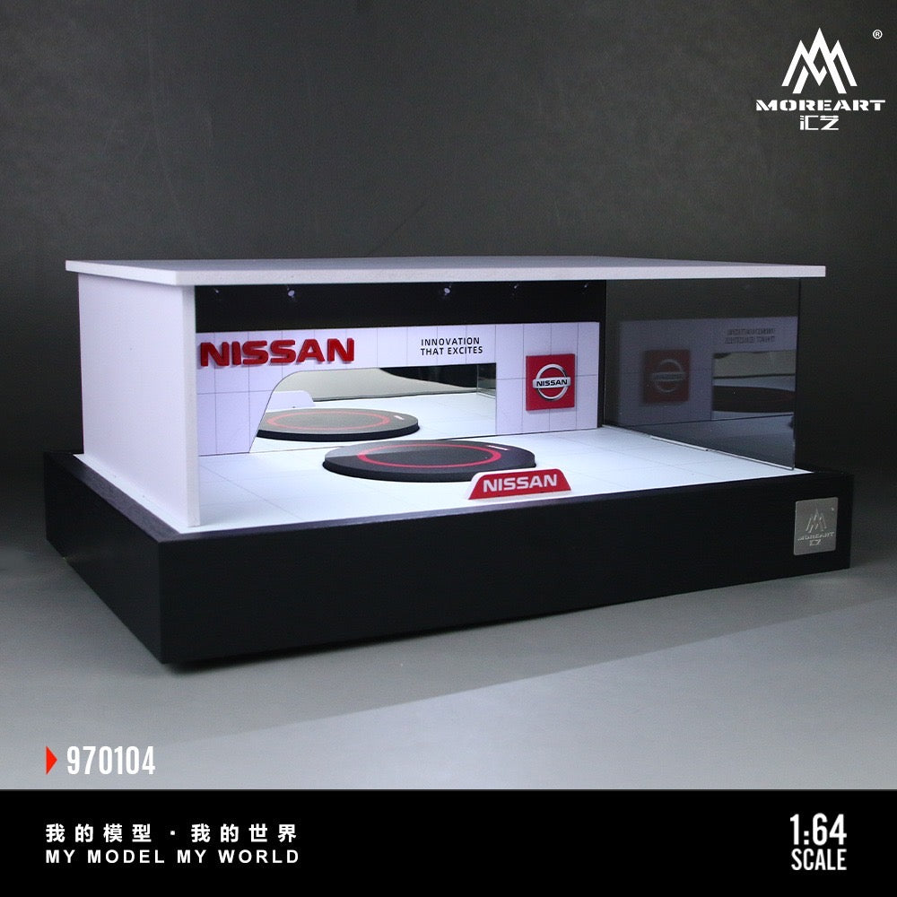 MoreArt - Pre-Order - Nissan Rotating Exhibition Diorama mit Beleuchtung