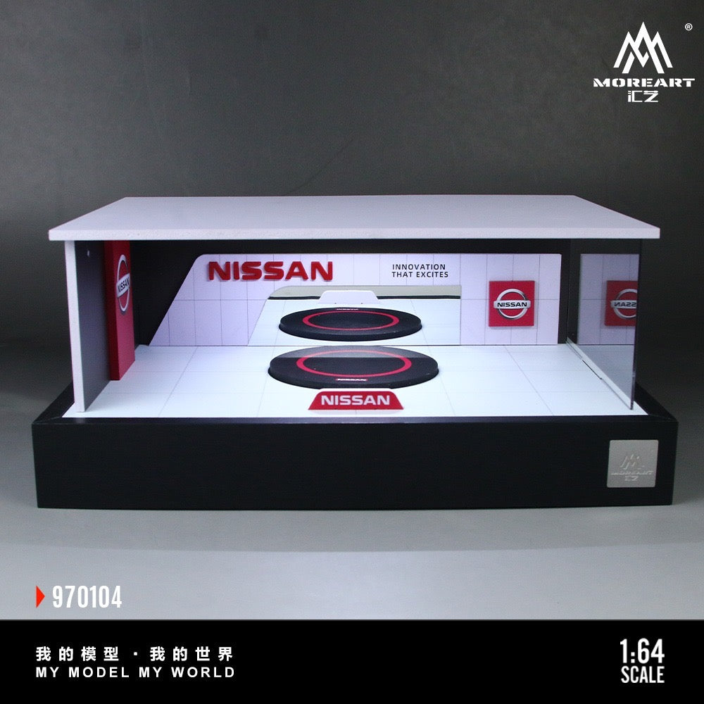 MoreArt - Pre-Order - Nissan Rotating Exhibition Diorama mit Beleuchtung