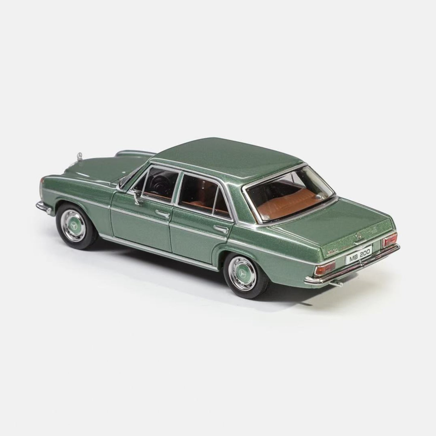 Maxwell Models - Pre-Order - Mercedes-Benz 200 W114, Metallic green - MW64-W114-MGRN